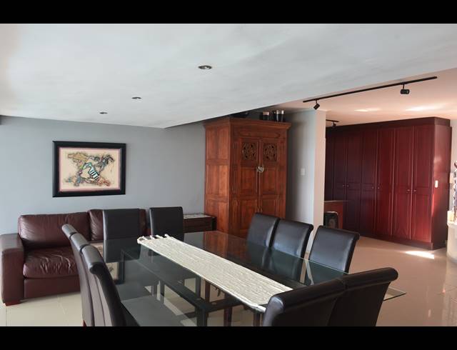 5 BEDROOM HOUSE FOR SALE IN JEFFREYS BAY CENTRAL